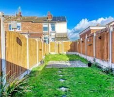 2 BEDROOM House - End Terrace - Photo 6