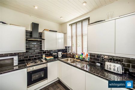 Carlton House Terrace, Halifax, HX1 - Photo 2