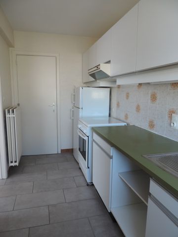 Twee-slaapkamerappartement met garage in Roeselare. - Photo 4