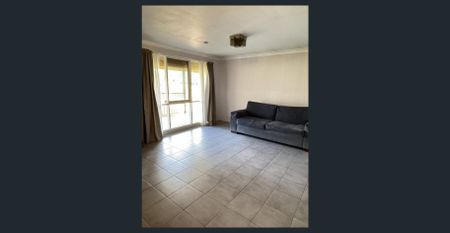 12 Bluett Crescent, Doonside, NSW 2767 - Photo 3