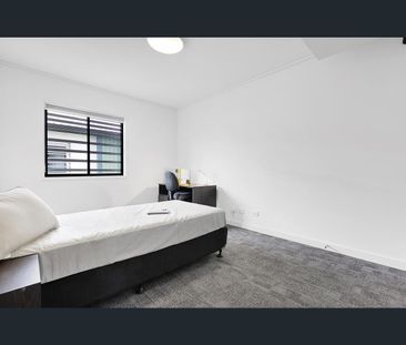 2/37 Sinnathamby Boulevard, Springfield Central, Qld 4300 - Photo 2