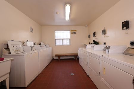 For Lease - 33 Central Parkway Unit# 203, Mississauga, Ontario - Photo 2