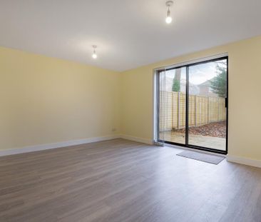 3 bedroom end of terrace house to rent - Photo 2