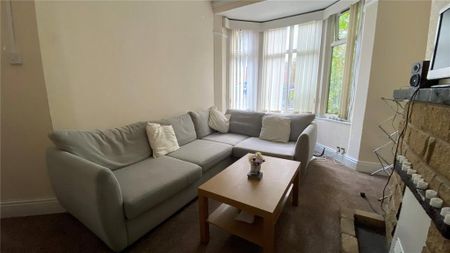 5 bedroom end of terrace house to rent - Photo 2