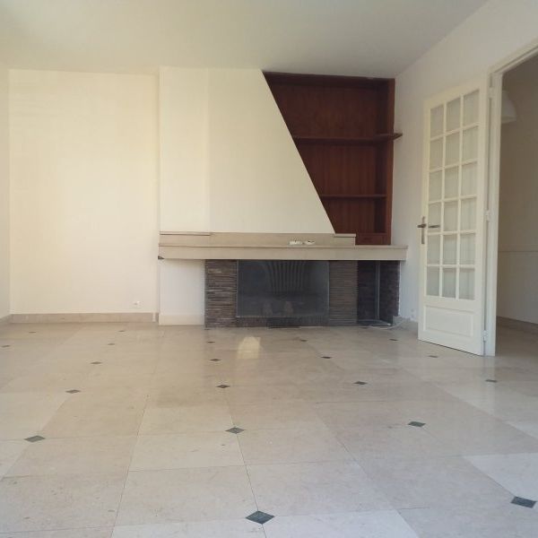 Location Appartement 4 pièces 95m² TROYES 10000 - Photo 1
