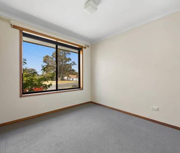 Contemporary Two-Bedroom Unit in a Well-Established Location - Photo 1