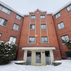 2 Bedroom - 345 Boulevard Graham, Montréal - Photo 3