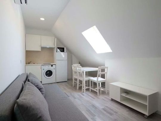 Calle de los Monederos, Madrid, Community of Madrid 28026 - Photo 1