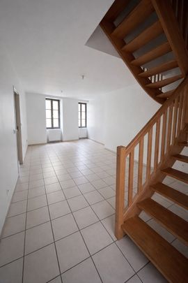 Location Appartement 4 pièces 79m² ROMANS SUR ISERE 26100 - Photo 1