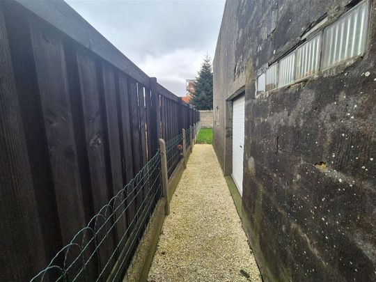 Instapklare en rustig gelegen opgeknapte woning met 2 slaapkamers en tuin. - Photo 1