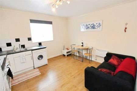 Howard Road, Southampton, SO15 - Photo 2