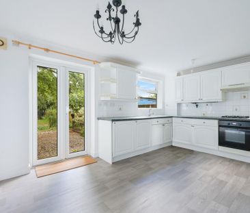 3 bedroom detached house to rent - Photo 3