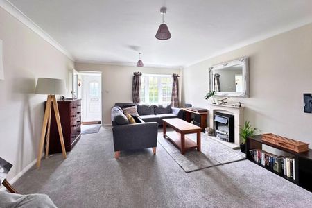 2 bedroom end of terrace house to rent - Photo 2