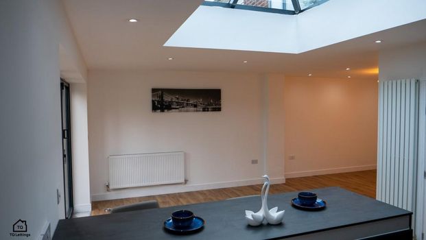 5 bedroom semi-detached house to rent - Photo 1