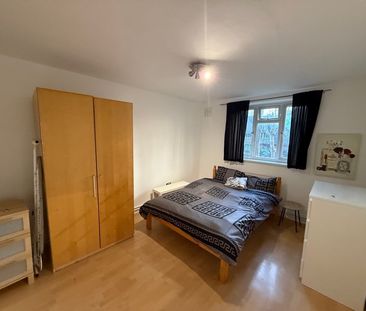 Room in a Shared House, Wharncliffe House, SW15 - Photo 4