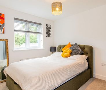 3 bed House - Detached To Let - Photo 5