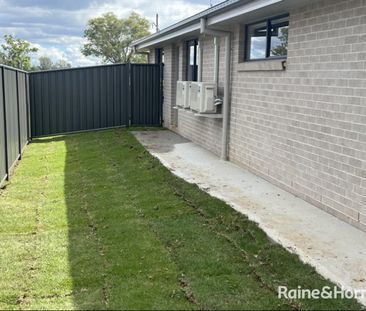 2/34 Rodgers Road, West Tamworth, NSW 2340 - Photo 1