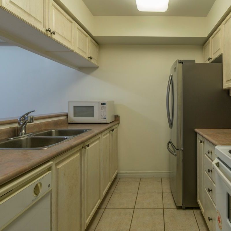 For Lease - 18 Sommerset Way Unit# 805, Toronto, Ontario - Photo 1