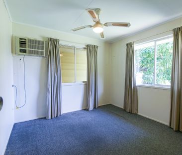 4 BEDROOM HOME CLOSE TO THE PARK! - Photo 4