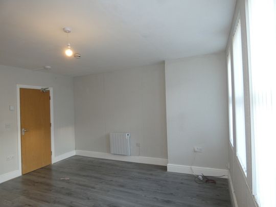 Warley Road Flat 1 - Photo 1