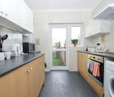 Room in a Shared House, Gibbon Road, W3 - Photo 2