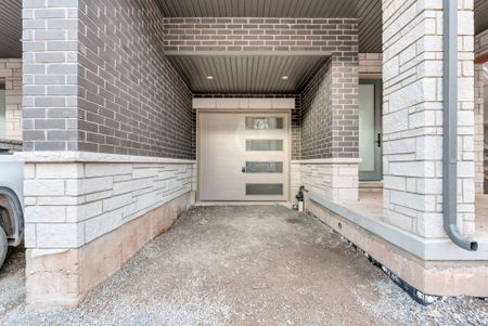 For Lease - 3319 Taha Gardens, Oakville, Ontario - Photo 2