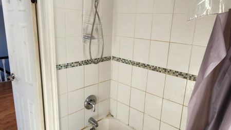 123 Elgin St. - Upper Unit [Available Now] - Photo 2