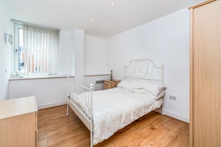 2 bedroom flat to rent - Photo 5