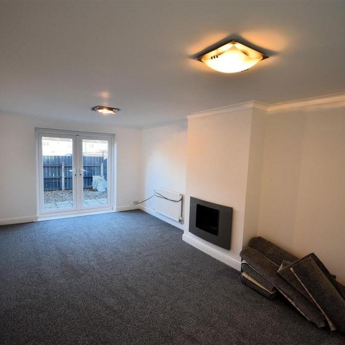 4 bedroom property to rent - Photo 1