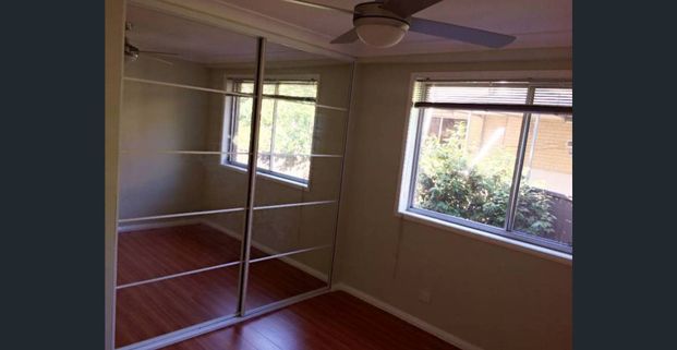 TWO BEDROOMS HOUSE WITHIN MATTHEW PEARCE PUBLIC SCHOOL CATCHMENT - Photo 1