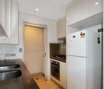 Fully Furnished One Bedroom Apartment with Parking and Study - Photo 5