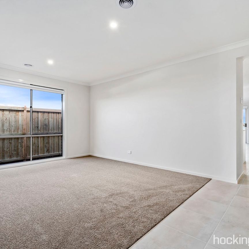 21 Hutchison Road, Mambourin. - Photo 1