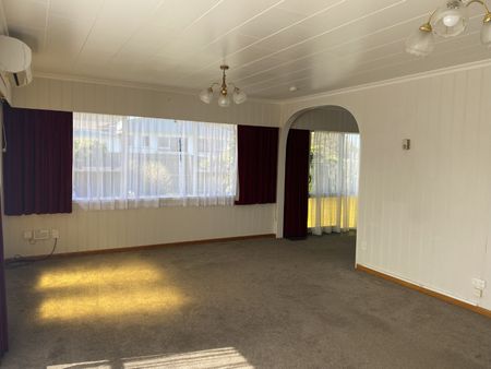 Chartwell drive – Eltham - Photo 2