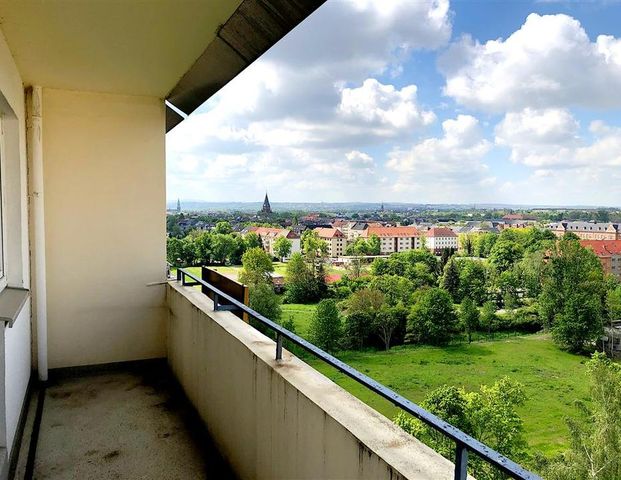 Traumhafte Aussicht vom Sonnenbalkon! Frisch saniert! - Photo 1