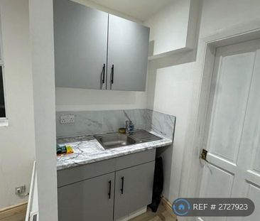 2 bedroom maisonette to rent - Photo 5