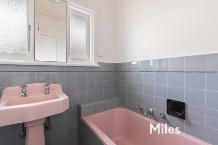 29 Charteris Drive, Ivanhoe East - Photo 3