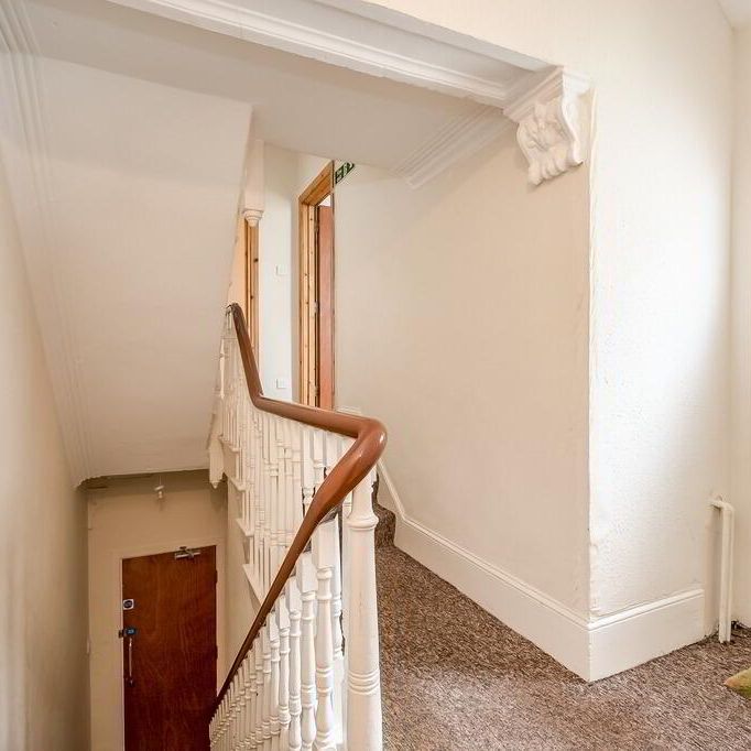 Flat 2, 98 Cromwell Road, Belfast, BT7 1JY - Photo 1