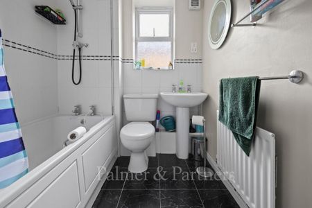 2 bedroom apartment to rent - Photo 4