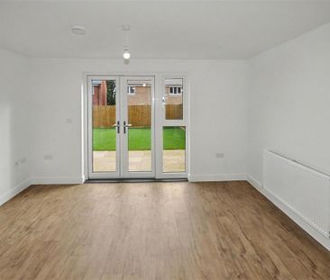 2 bedroom semi-detached house to rent - Photo 3