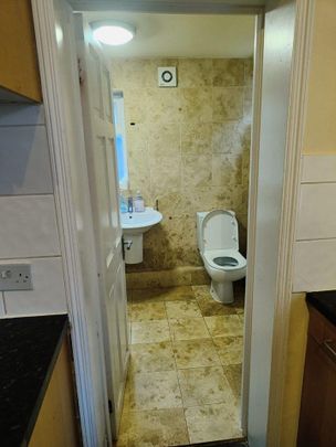 4 bedroom terraced house to rent - Photo 1