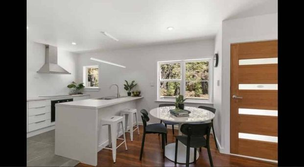 Charming 3BR Home with Garden Views and great sun - Photo 1