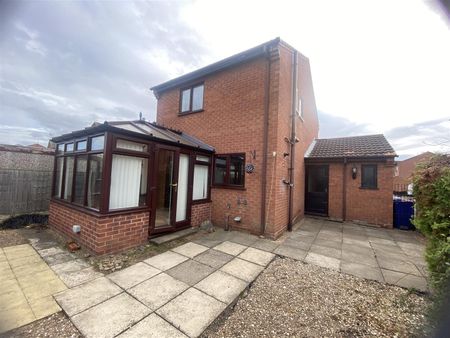 St. Georges Road, Thorne, Doncaster - Photo 2