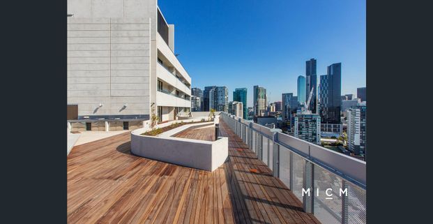 INNER CITY LIVING AT THE GUILD! - Photo 1