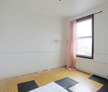 2 bedroom semi-detached house to rent - Photo 5