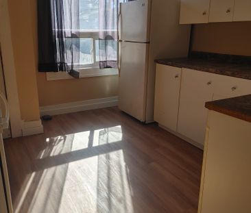 1333 VICTORIA 2 BEDROOMS - Photo 4