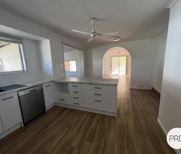 10 Centenary Drive, Boyne Island, Qld 4680 - Photo 6