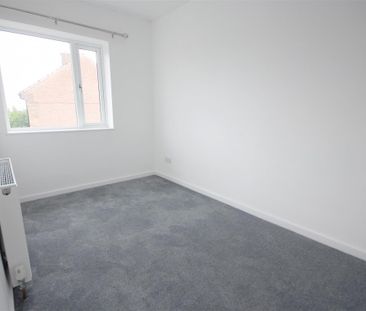 3 Bedroom House - Mid Terrace To Let - Photo 1
