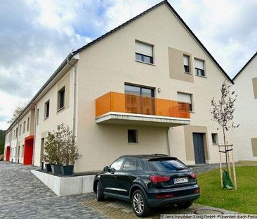 Gemütliche Dreizimmerwohnung mit Einbauküche, Balkon und atemberaub... - Photo 1