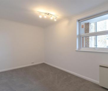 3 bedroom apartment to rent - Photo 4