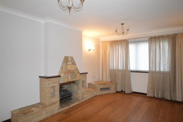 4 Bedroom Detached Available Arranging tenancy - Photo 1